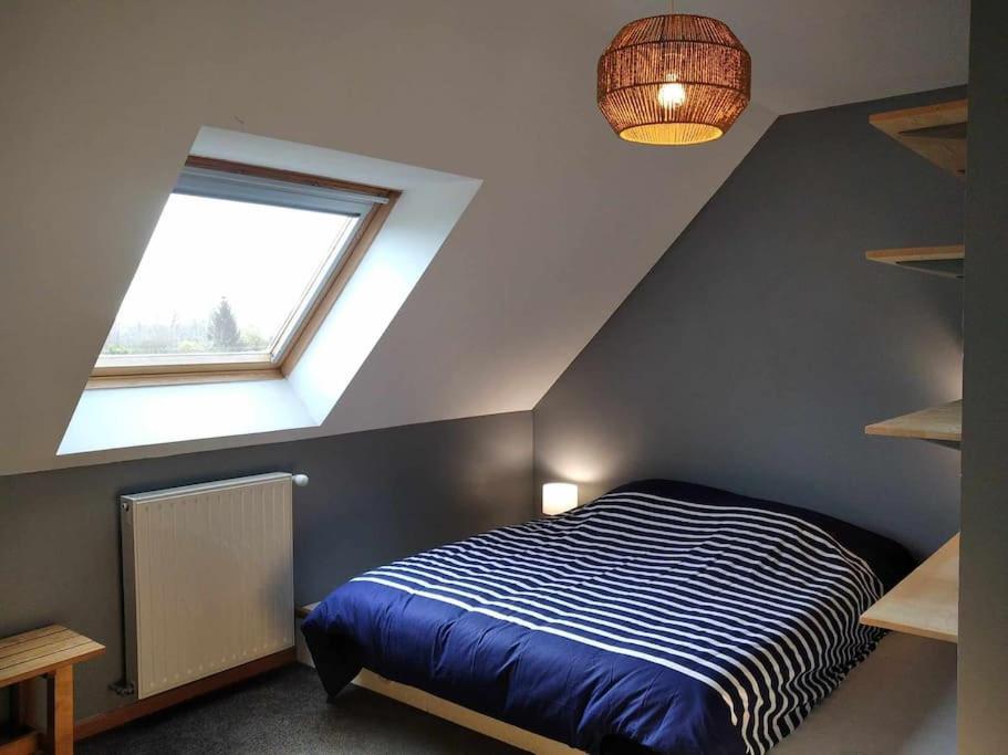 L Etablissement Gold Beach Propose 1 Hebergement , Maison 80M2 Avec Terrain 500M2, Parking Prive A 4 Min Du Port Artificiel D Arromanches, Services Accueil Personnalise, Lits Faits, Serviettes, Menage, Netflix, Wifi รีส ภายนอก รูปภาพ