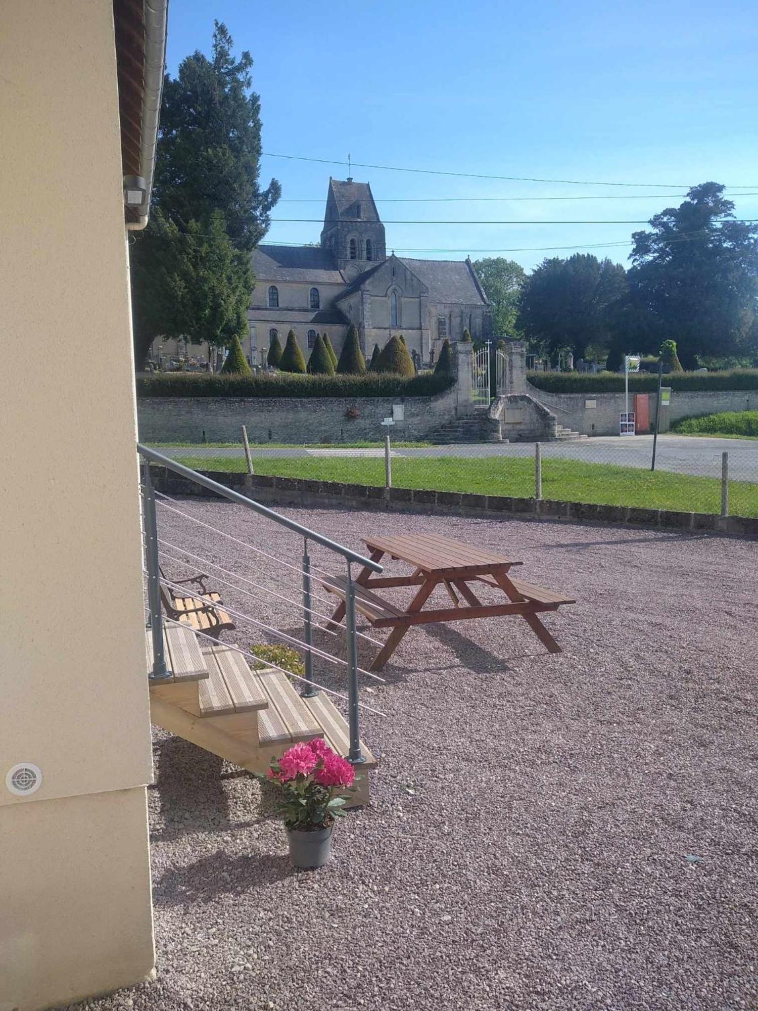 L Etablissement Gold Beach Propose 1 Hebergement , Maison 80M2 Avec Terrain 500M2, Parking Prive A 4 Min Du Port Artificiel D Arromanches, Services Accueil Personnalise, Lits Faits, Serviettes, Menage, Netflix, Wifi รีส ภายนอก รูปภาพ
